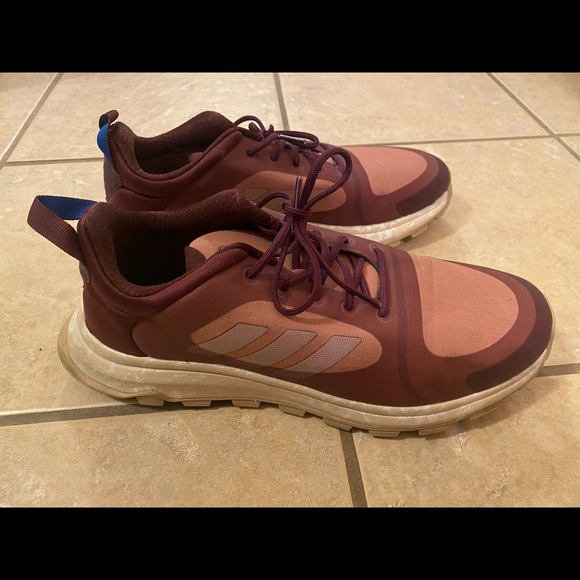 CLoudfoam comfort Adidas shoes woman 8.5, fit like 9. Worn once. Maroon color - Picture 3 of 5